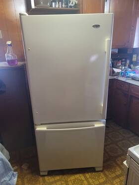 Amana Abb1924brw00 Bottom Freezer Refrigerator White Frost-free Freestanding