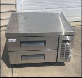 Avantco Cbe-36-hc 36 Inch 2 Drawer Refrigerator Chef Base