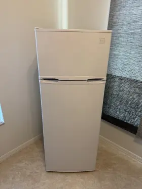Avrpd7300bw Avanti 7.3 Cu. Ft. Top Freezer Refrigerator - White