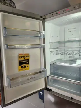 B11cb81sss Bosch 11 Cu. Ft. Bottom Freezer Refrigerator