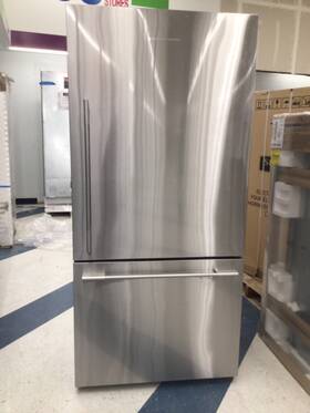 Fisher & Paykel Rf170wdrx5n And Series 5 Contemporary 32 Inch Bottom Mount Fridge