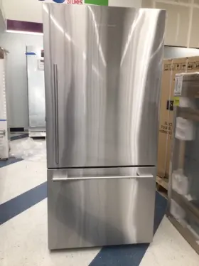 Rf170wdrx5n Fisher & Paykel And Series 5 Contemporary 32 Inch Bottom Mount Fridge