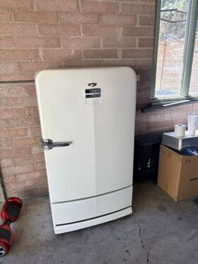 Frigidaire 5655831 Dl-70 White Vintage Single Door Refrigerator Super-freezer Chest