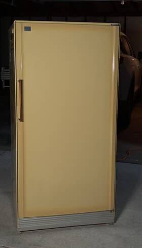 Frigidaire D-116 Vintage Harvest Gold 11.6 Cf Refrigerator Freezer Stunning