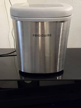Frigidaire Efic117-ss Efic117ss 26 Lbs Countertop Icemaker Silver