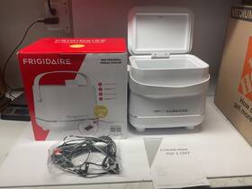Frigidaire Efmis308 Portable Insulated 6-can Mini Personal Fridge Cooler White New