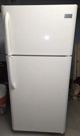 Ffht1831qq1 Frigidaire White Top Freezer Refrigerator Model #ffht1831qq1