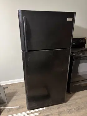 Fftr1814qb5a Frigidaire Top-freezer Refrigerator Black Garage Ready