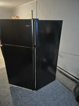 Fftr1814tbb Frigidaire Black Top-freezer Freestanding Refrigerator Adjustable Shelves Gloss