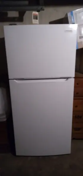 Fftr1814ww Frigidaire Frigidare Top Freezer Refrigerator 18.3 Cu. Ft. Model #fftr1814ww Excellent Buy