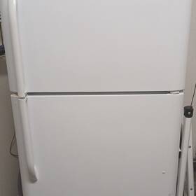 Frigidaire Fftr1821qm0 Top Freezer Refrigerator White 18 Cu Ft Frost-free