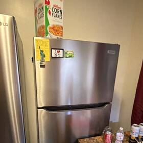 Frigidaire Fftr1821ts Stainless Steel Top Freezer Refrigerator 15.1-20 Ft