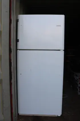 Fftr2021tw Frigidaire 20.4 Cu Ft Freestanding Top Freezer Refrigerator Ice Maker