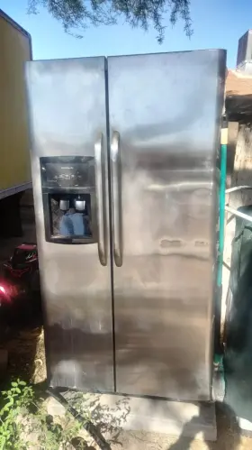 Ffus2613ls Frigidaire Used 26 Cu. Ft. - Side-by-side Refrigerator Cold Works
