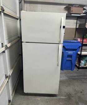 Frigidaire Frt17b3aq6 16.5 Cu Ft Frost-free Top-freezer Refrigerator White