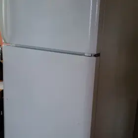 Frt18g2nw5 Frigidaire Electrolux Top-freezer Freestanding Refrigerator White