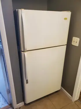 Frt20pra Frigidaire Refrigerator With Top Freezer 25 Cu Ft Works Great