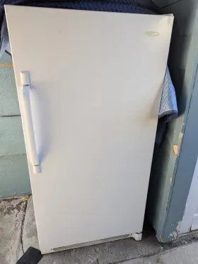 Fru17b2jw9 Frigidaire 17 Cu.ft -upright Refrigerator Excellent Condition Local Pick Up