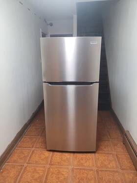 Frigidaire Grte2055af 20 Cu. Ft. Refrigerator