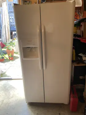 Lfss2312tpo Frigidaire Side By Refrigerator Pick Up Chicago 60659 Far Northside