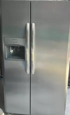 Lfss2612tf0 Frigidaire Refrigerator 25.5 Cu. Ft Stainless Steel - Side By