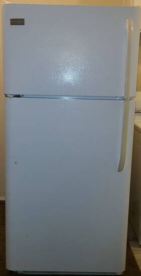 Frigidaire Lftr1814lwj Frigidare Refrigerator Top Mount Frost Proof Freezer Basically New Large Medium