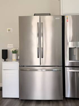 Frigidaire Prmc2285af0 French Door Refrigerator Stainless Steel Adjustable Shelves Light