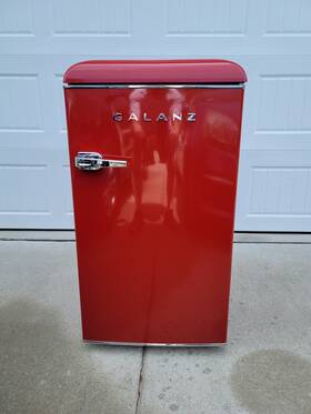 Galanz Glr35rder Mini Refrigerator - Local Pickup Only Yorktown Virginia