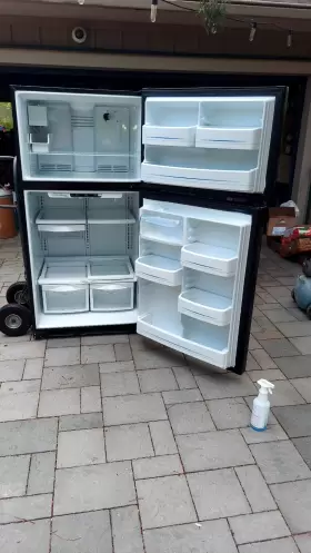203c4025p011 Ge Black Refrigerator With Freezer And Ice Maker Missing One Glass Drawer Manual