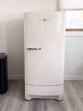 Ge Ac-82-aa16 Working General Electric Authentic 1940-1942 Vintage Refrigerator