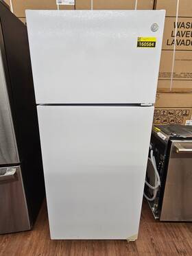 Ge Gpe17ctnrww 28 Inch White Top-freezer Refrigerator Nob #160584