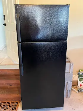Gth18xc Ge Refrigerator - Black 28 Inch Wide Top And Bottom Fridge W Glass Shelves