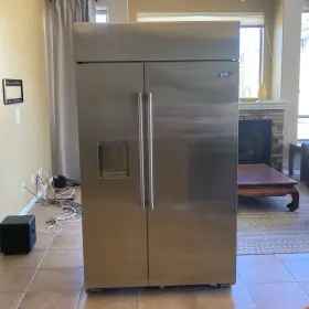 Ziss480dpess Ge Monogram Stainless Steel Side-by-side Refrigerator With Ice Dispenser