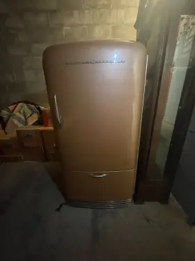 Pb7-41 General 1941 Deluxe Electric Refrigerator