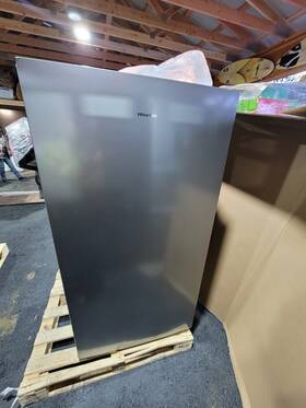 Hisense Hfu171n1ave Hs 17.1 Cuft Fridge / Freezer