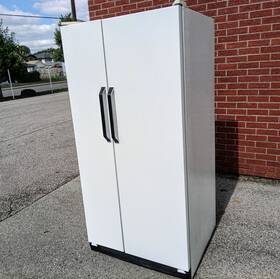 Hotpoint Csx20baxa Nice 31 Inch Side-by-side Refrigerator By - Good Size Works Great
