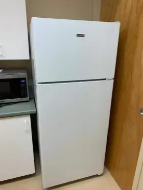 Hps18btnfrww Hotpoint Ge Refrigerator - 17.5 Cu Ft. White