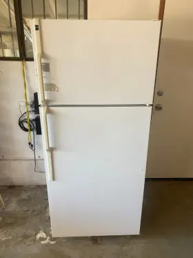Hth17cbtww Hotpoint 16.5 Cuft Top Freezer Refrigerator