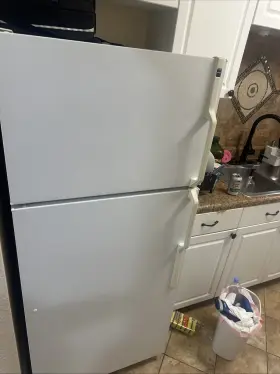 Hts17gbsarww Hotpoint Refrigerator Excellent Condition With Top Only 100