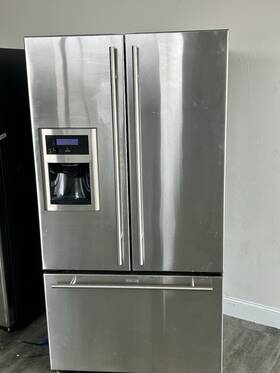 Jenn-air Jfi2589aes Jenn-air 24.9 Cu. Ft. Bottom Freezer Refrigerator