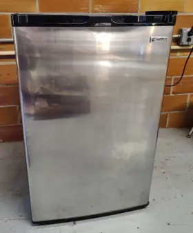183.94673 Kenmore Compact Mini Refridgerator Model 115v 60hz