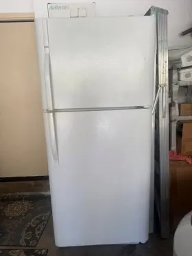 253.641924oj Kenmore White Refrigerator With Freezer Good Condition. Reliable