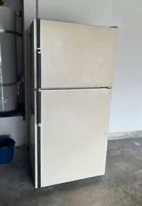 363.9661781 Kenmore 21 Elite Refrigerator Fridge Working Local Pickup Only Tan