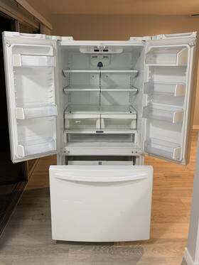 Kenmore 795.71302.011 White French Door Refrigerator Bottom Freezer Adjustable Shelves