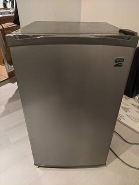 Kenmore 99083 Compact Refrigerator 4.4 Cubic Feet Energy Efficient Silver