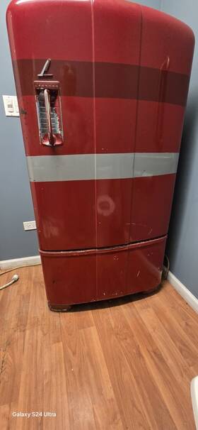 Leonard 1881 Vintage Red Freestanding Refrigerator Single Door Manual Defrost 25-30 Inch