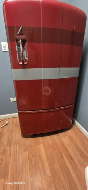 1881 Leonard Vintage Red Freestanding Refrigerator Single Door Manual Defrost 25-30 Inch