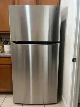 Lhtns2403s Lg Top Mount Freezer Refrigerator In Stainless Steel - Less Than 2 Yrs Old