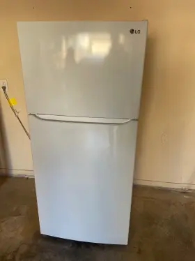 Ltc20020w Lg 20.2-cu Ft Standard-depth 30-in Wide Top-freezer Refrigerator Model Ltc20020