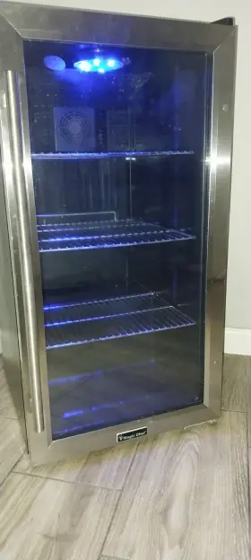 Hmbc31st Magic Chef Wine And Beverage Cooler